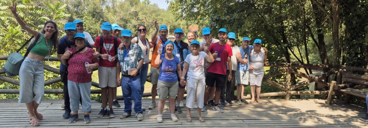 Clientes visitam o zoo de Santo Inácio em vintes, no porto