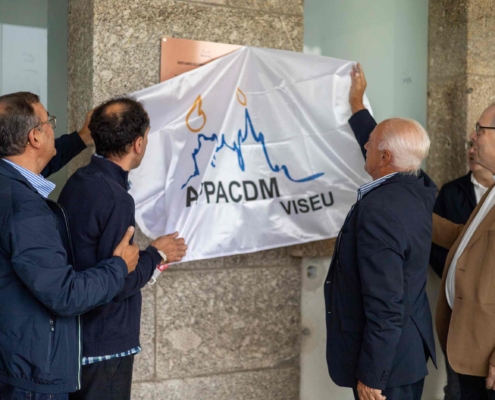 Descerrar da placa do Estabelecimento de Resende