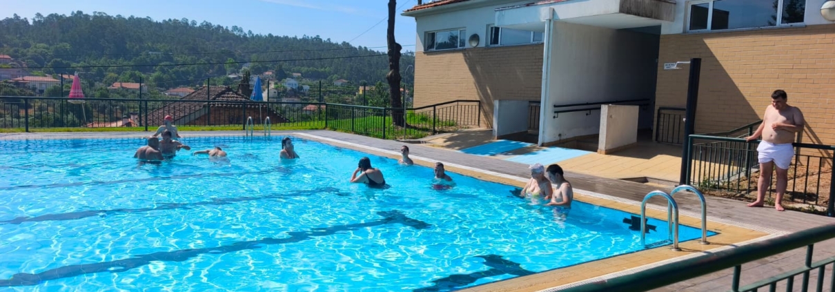 Clientes do FS aproveitam o verão na piscina