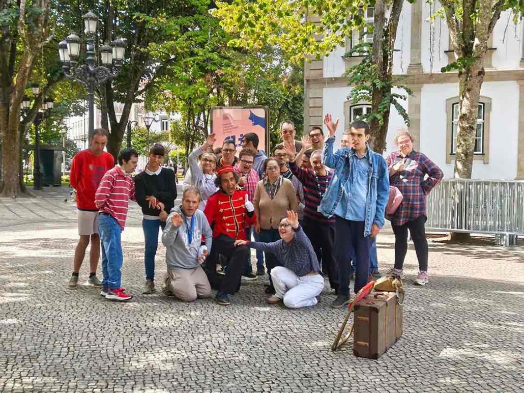 Outono Quente: Caminhos do Bosque e Sr. Silva Groom